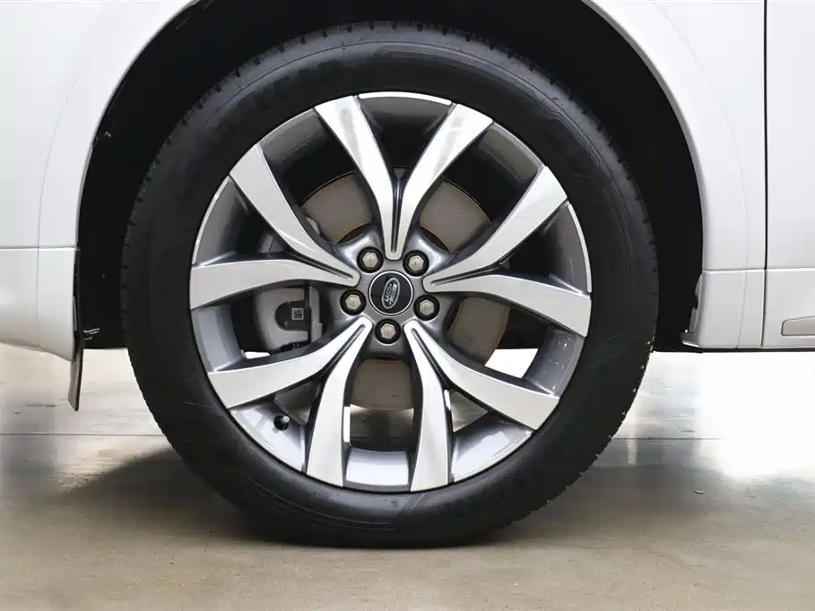 Land Rover Discovery Sport 2025 249PS Performance Tech Edition фото 29