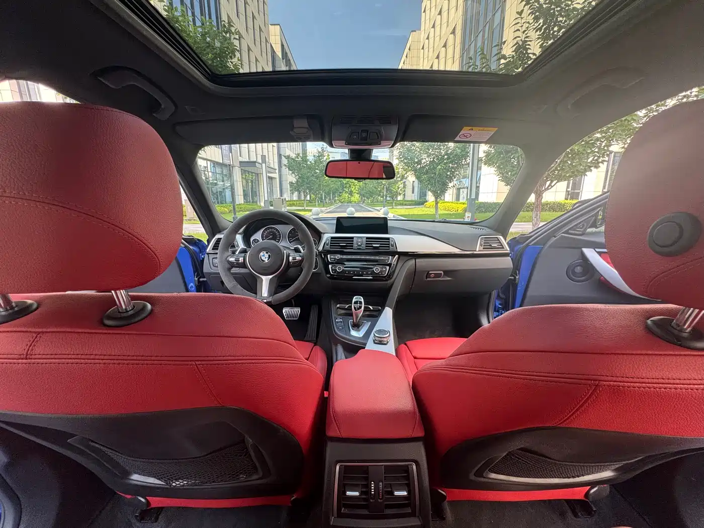 BMW 3 Series 2017 330i M Sport фото 19