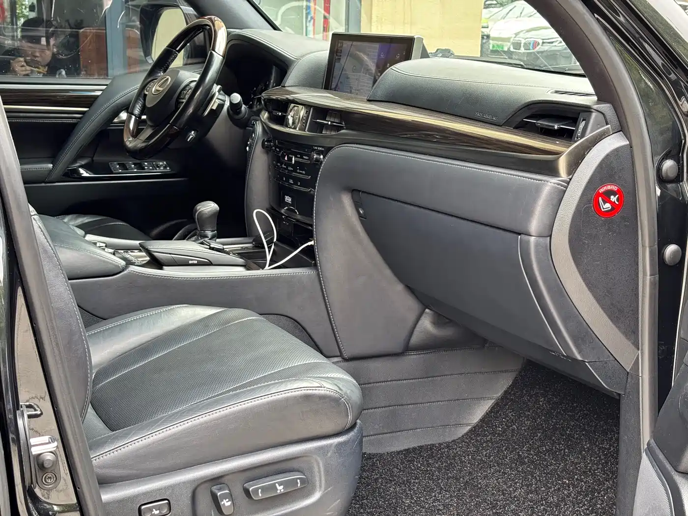 Lexus LX 2017 570 Prestige Luxury фото 6