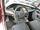 صورة 11 - Baojun E200