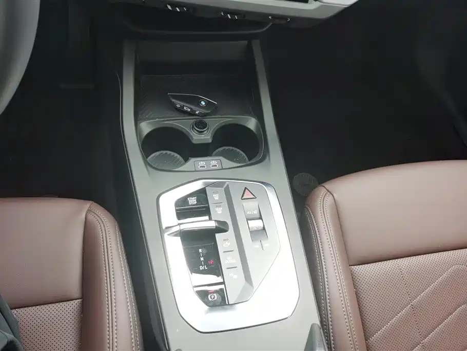 BMW 2 Series 2025 225L M Sport Package фото 16