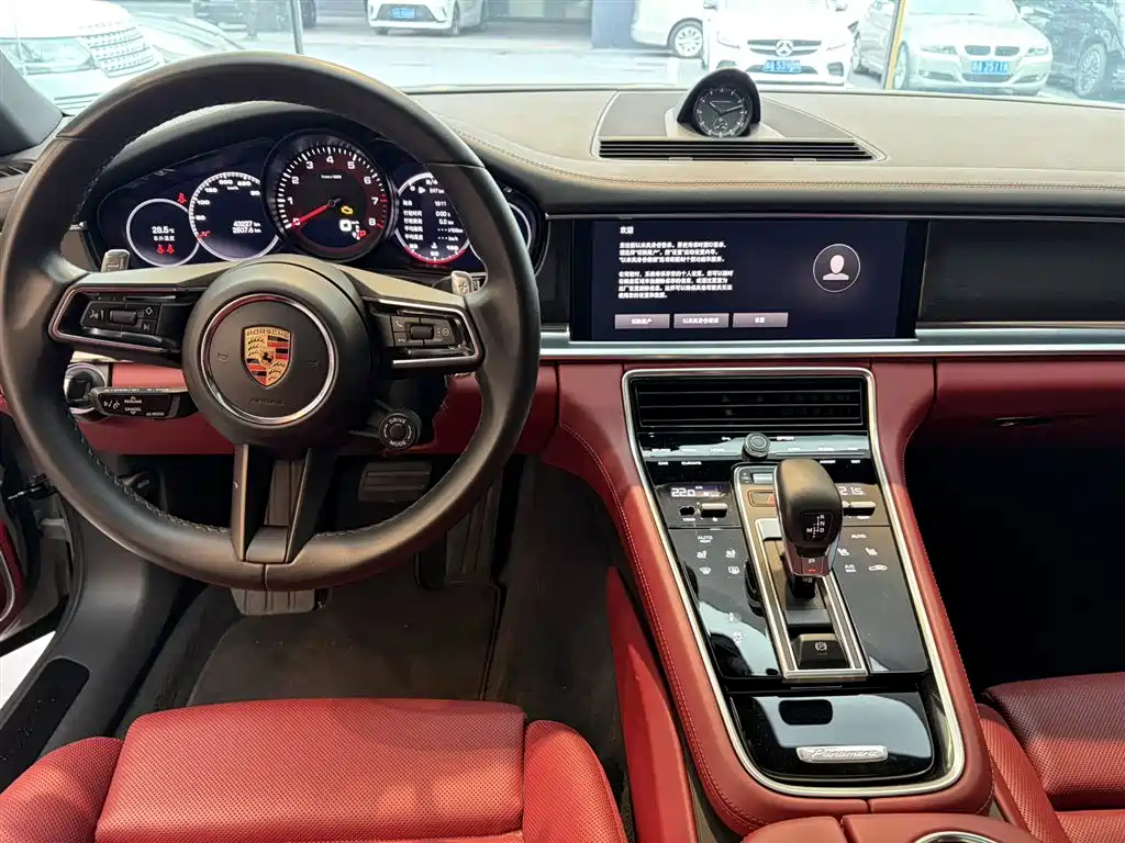PORSCHE PANAMERA