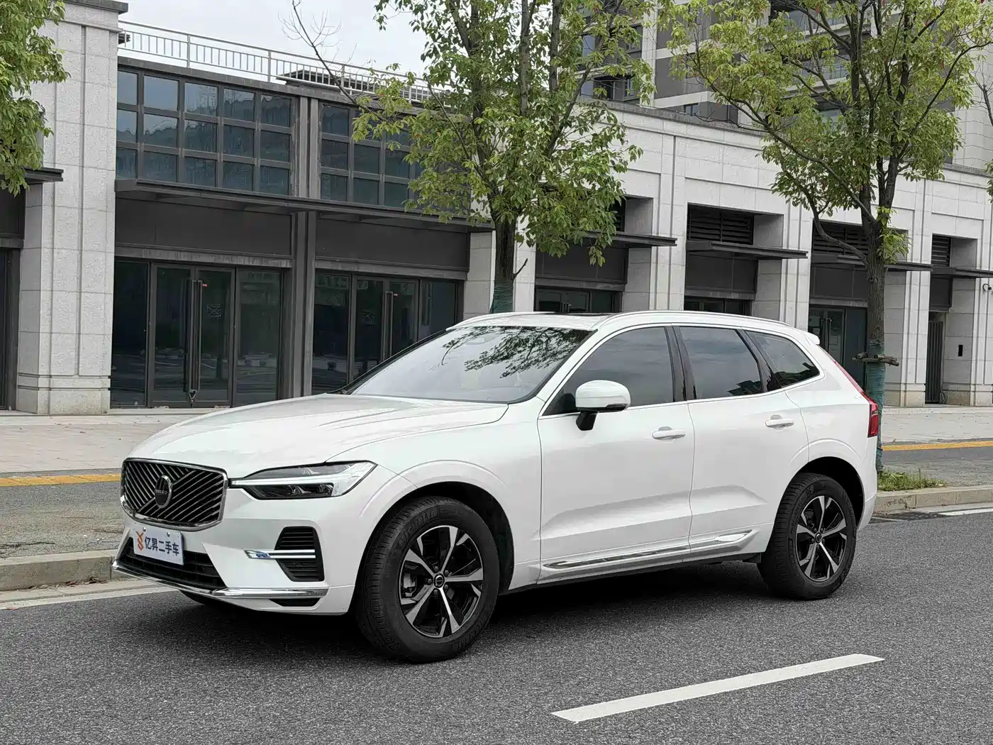 Volvo XC60 2025 2026 Model B5 AWD Smart Elite Luxury