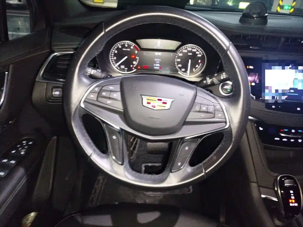 Cadillac XT5 2021 2.0T 2WD Luxury Edition фото 11