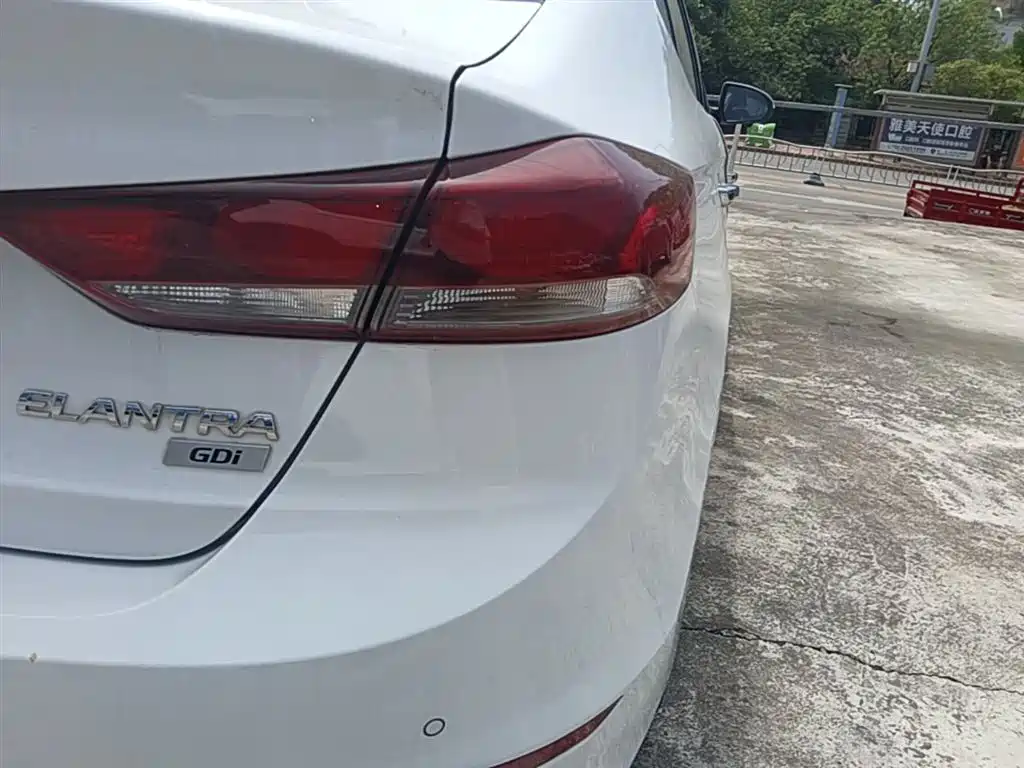 Hyundai Elantra 2016 Model 1.6L Automatic Smart Elite фото 8