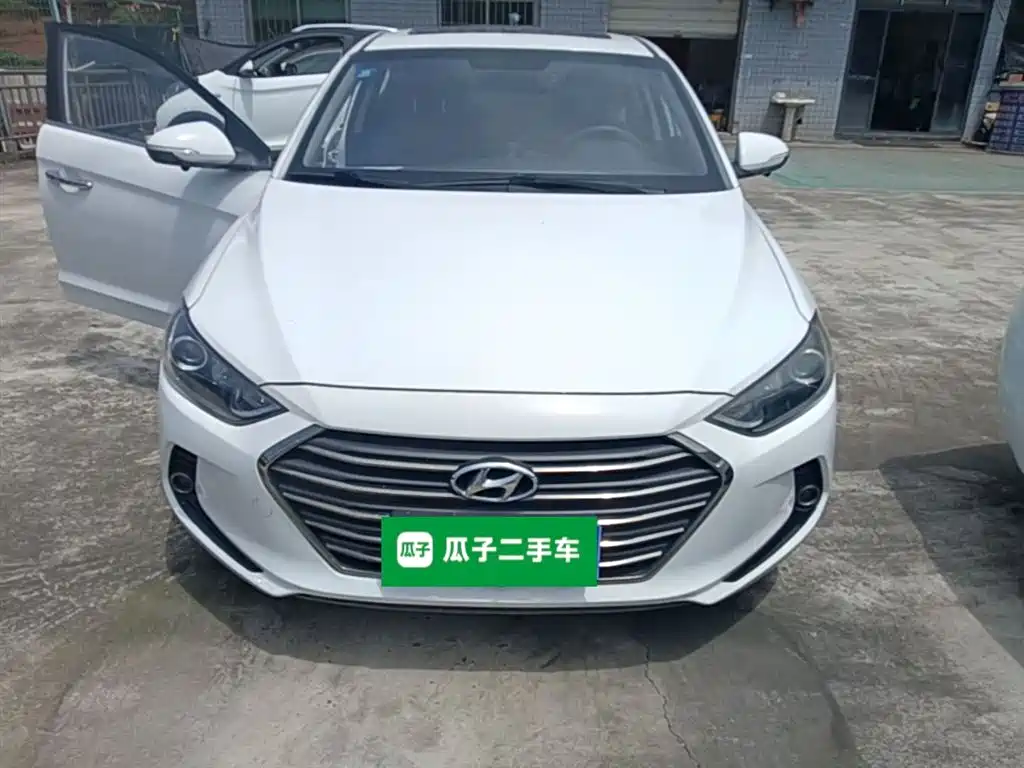 Hyundai Elantra 2016 Model 1.6L Automatic Smart Elite фото 3