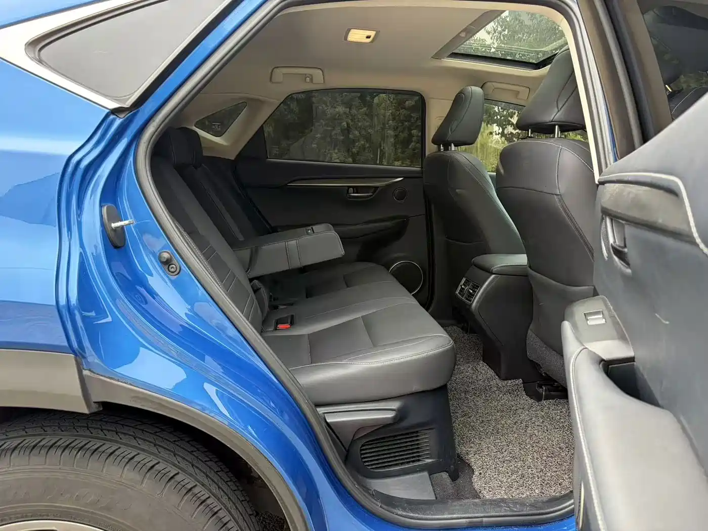 Photo 10 - Lexus NX