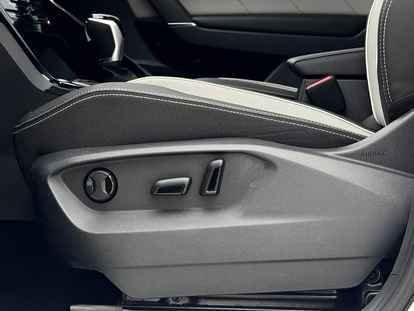 Volkswagen Tayron 2023 280TSI 2WD Luxury Plus Advanced Edition фото 19