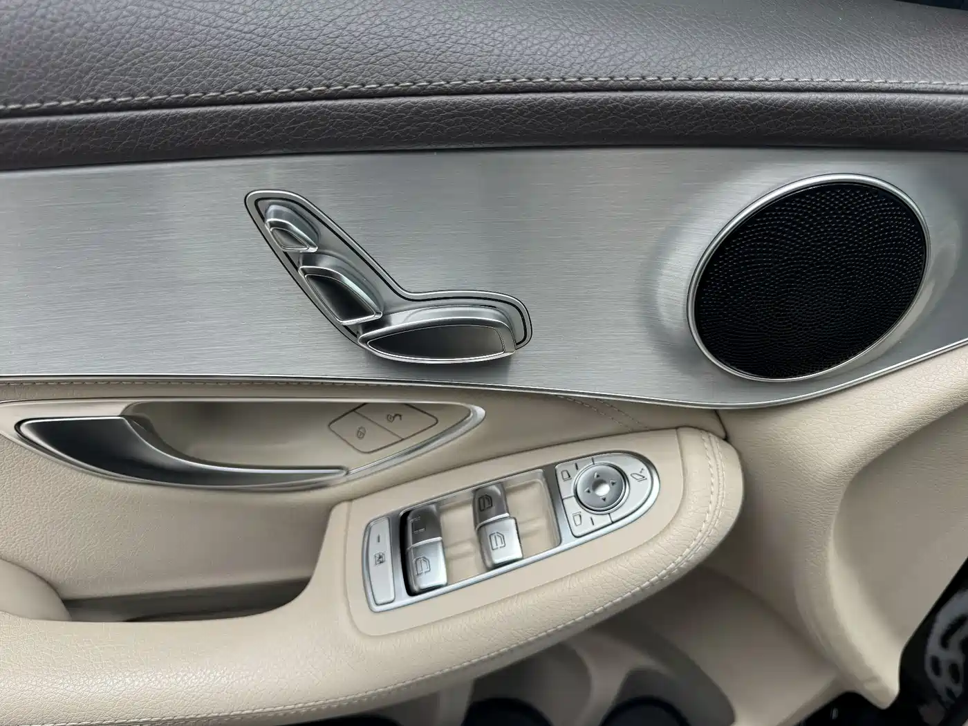 Mercedes-Benz GLC 2017 GLC 200 4MATIC фото 11