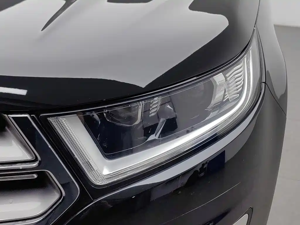 Фото 7 - Ford Edge
