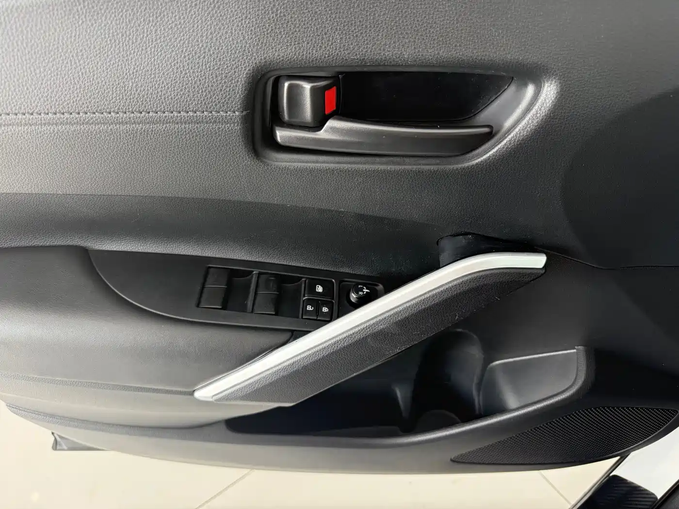 Toyota Corolla Cross 2023 2.0L Elite Edition фото 20