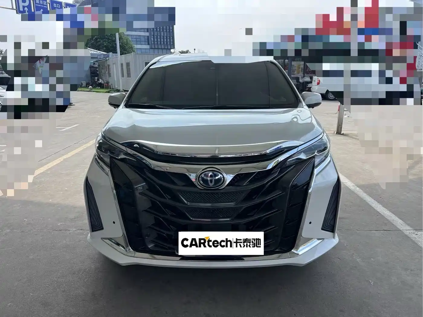 Toyota Sienna 2023 2.5L Hybrid Comfort Edition фото 2