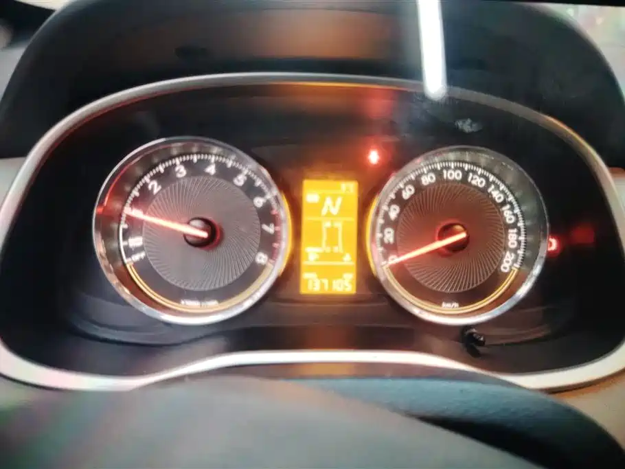 Chevrolet Sail 2015 Sail 3 1.3L Manual Ideal Edition фото 14