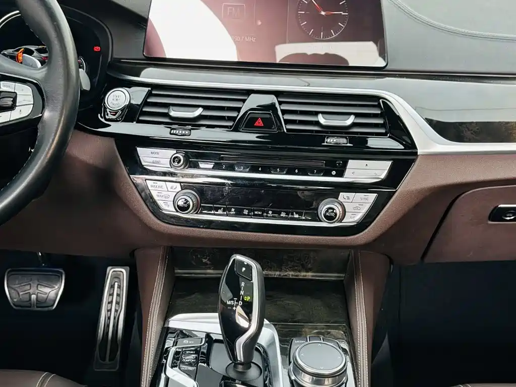 BMW 5 Series 2018 Facelift 530Li Leading M Sport Package фото 17