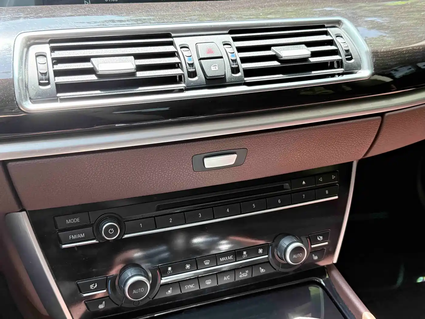 BMW 5 Series GT 2014 535i xDrive фото 8