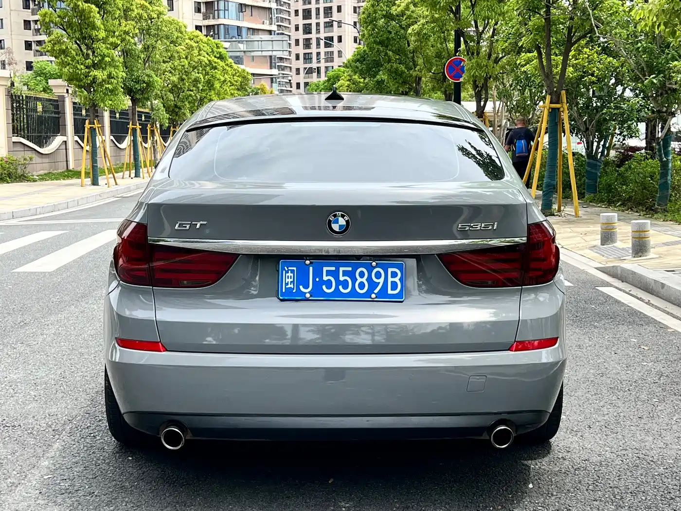 BMW 5 Series GT 2010 535i Leading Model фото 6