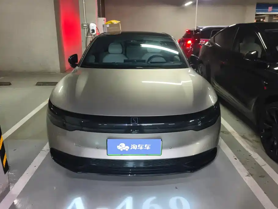 2024 ZEEKR 007
