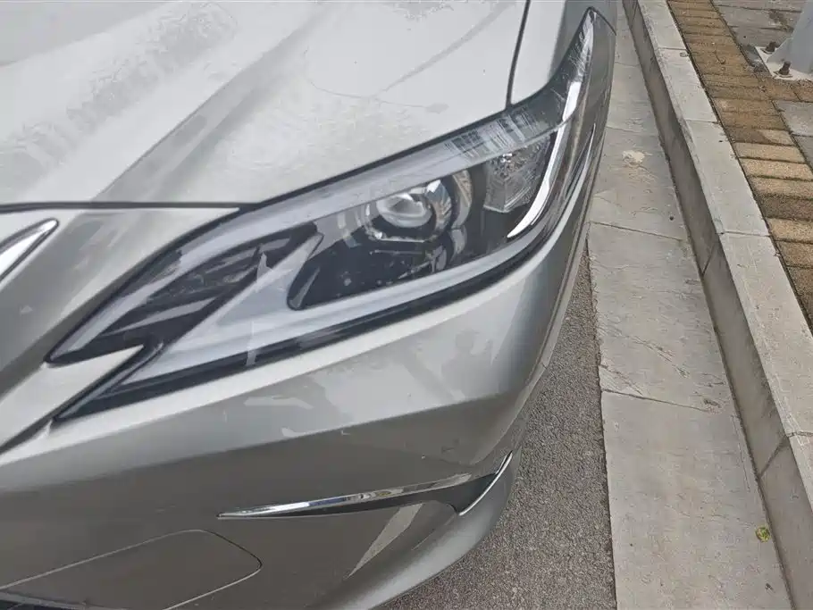 Lexus ES 2022 200 Excellence Edition фото 5