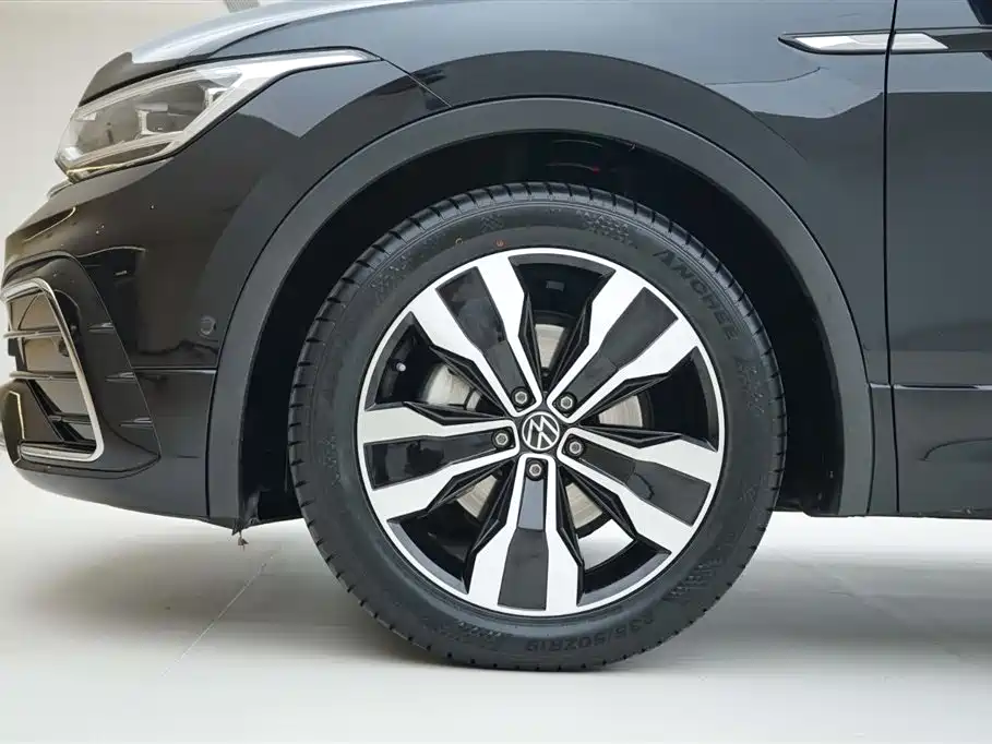 Volkswagen Tiguan L 2022 330TSI Auto 2WD R-Line Premium Edition фото 15