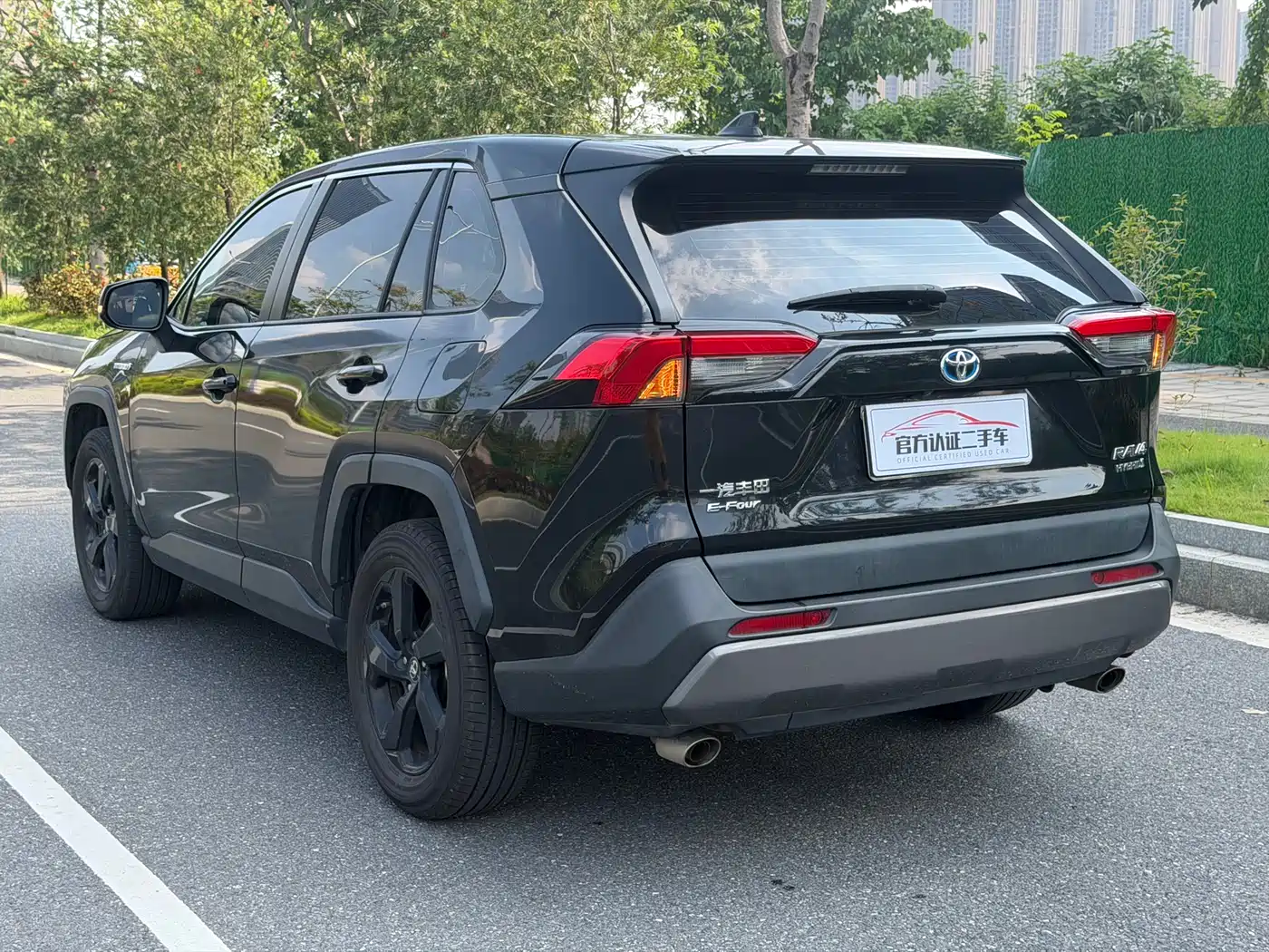 Toyota RAV4 Rongfang 2021 Hybrid 2.5L E-CVT AWD Elite PLUS Edition фото 17