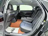 Photo 17 - Audi A8
