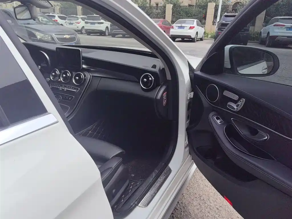 Mercedes-Benz C-Class 2016 C 200 L Sport фото 20