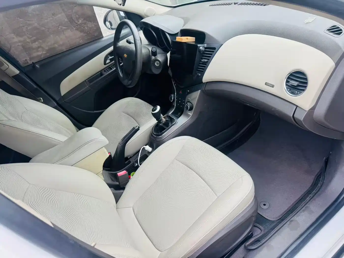 Chevrolet Cruze 2015 1.5L Classic SE MT фото 11