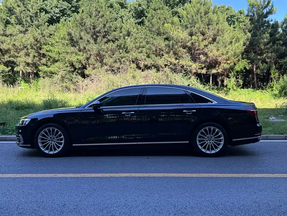 Audi A8 2019 A8L 50 TFSI quattro Comfort фото 20