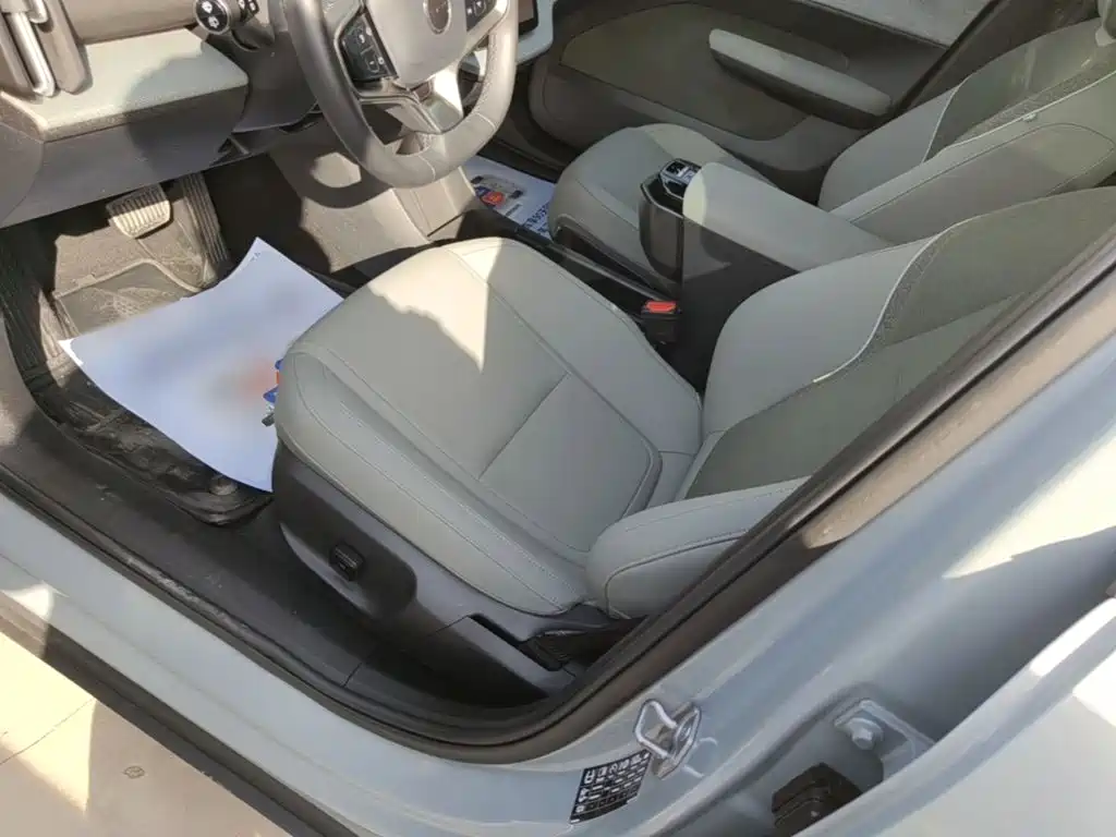 Volvo EX30 2024 2025 RWD Long Range Ultra