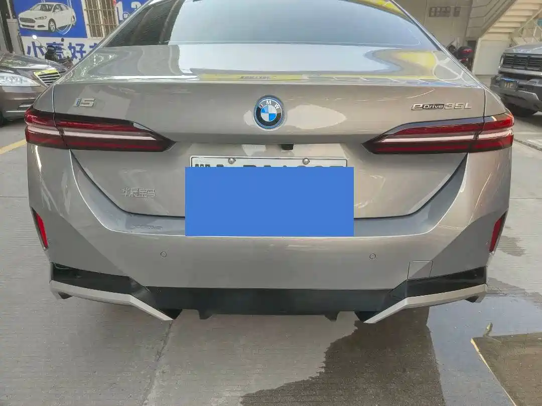 BMW i5 2024 eDrive 35L Premium Model M Sport Package фото 17