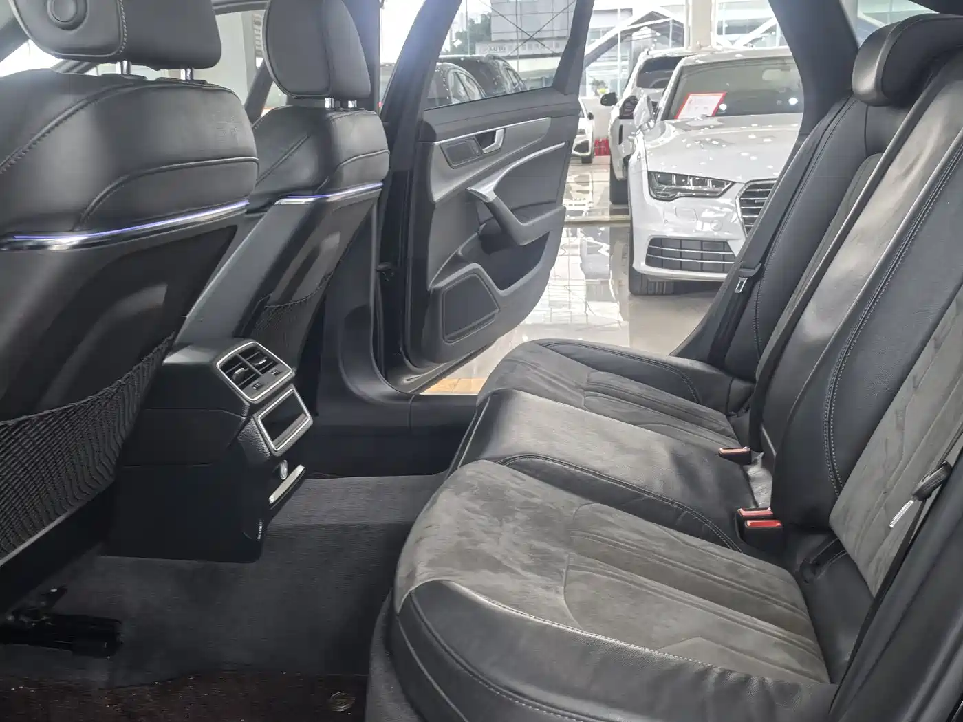 Audi A6L 2022 40 TFSI Luxury Dynamic фото 11