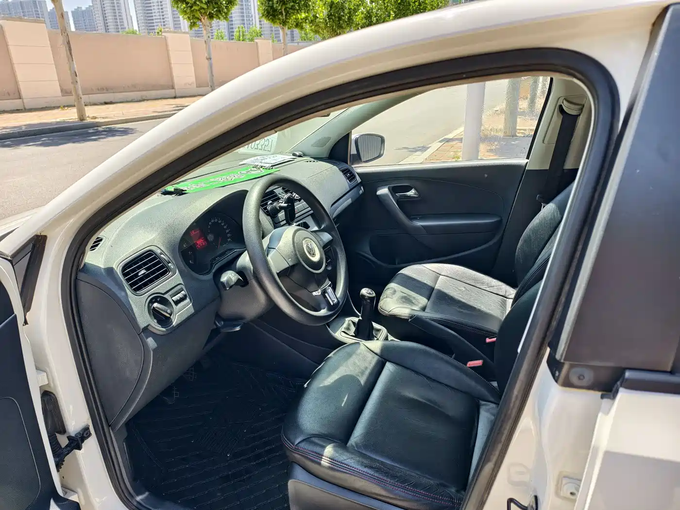 Volkswagen Polo 2013 1.4L Manual Comfort Edition фото 5