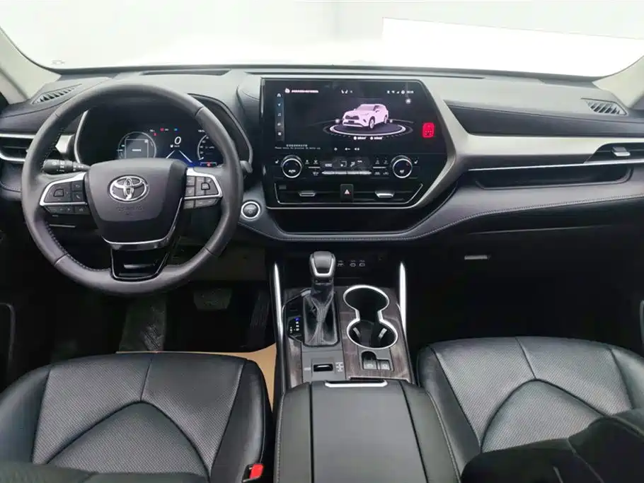 TOYOTA HIGHLANDER