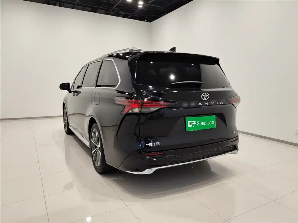 Toyota Granvia 2024 2.5L Hybrid Premium PLUS фото 14