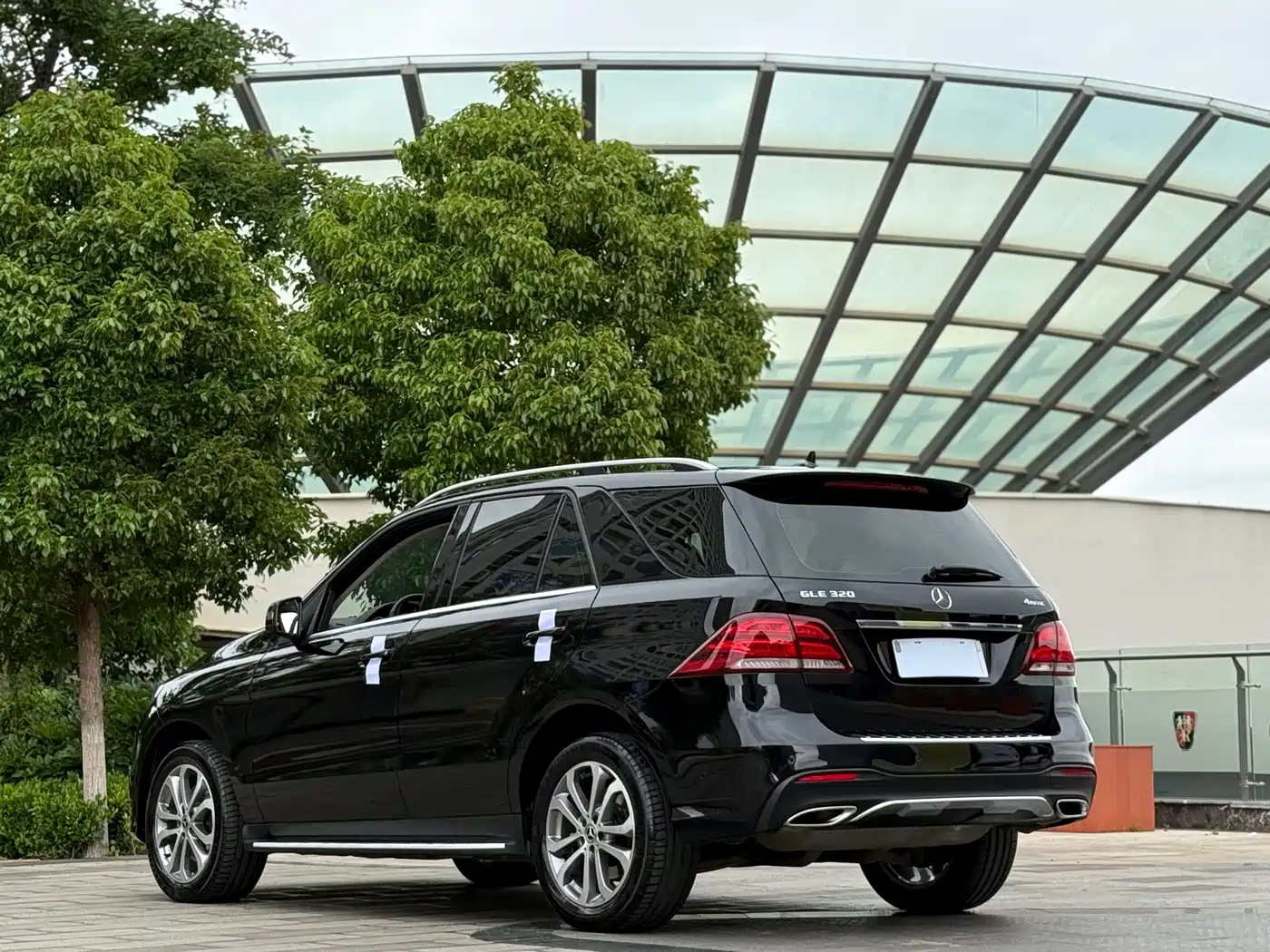Mercedes-Benz GLE 2017 GLE 320 4MATIC Luxury фото 9
