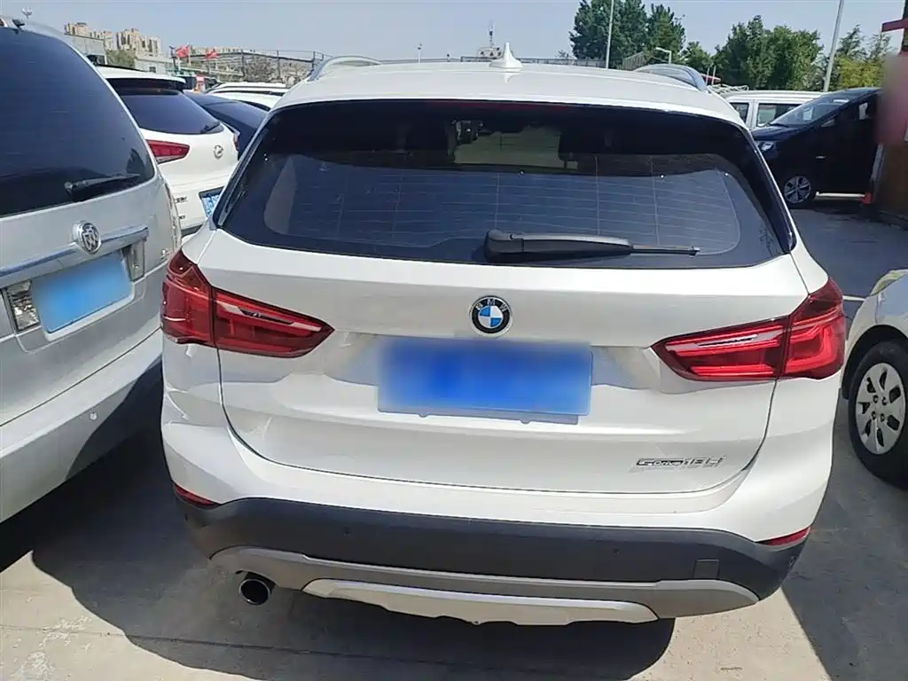 BMW X1 2019 sDrive18Li Premium Model фото 6