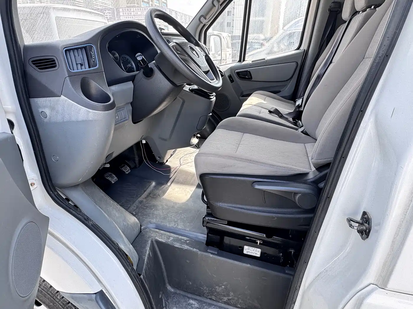 Foton Tuyano 2019 2019 Model 2.8T Van Extended Wheelbase Medium Roof 3 Seater 4J28TC3