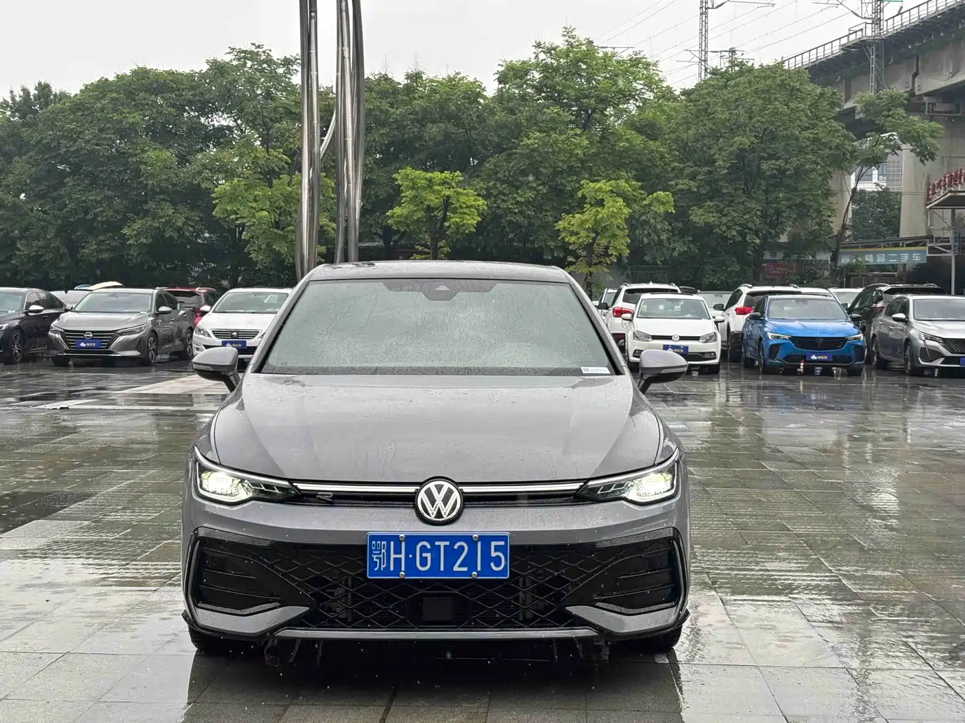 Volkswagen Golf 2025 Second Facelift 300TSI R-Line фото 2
