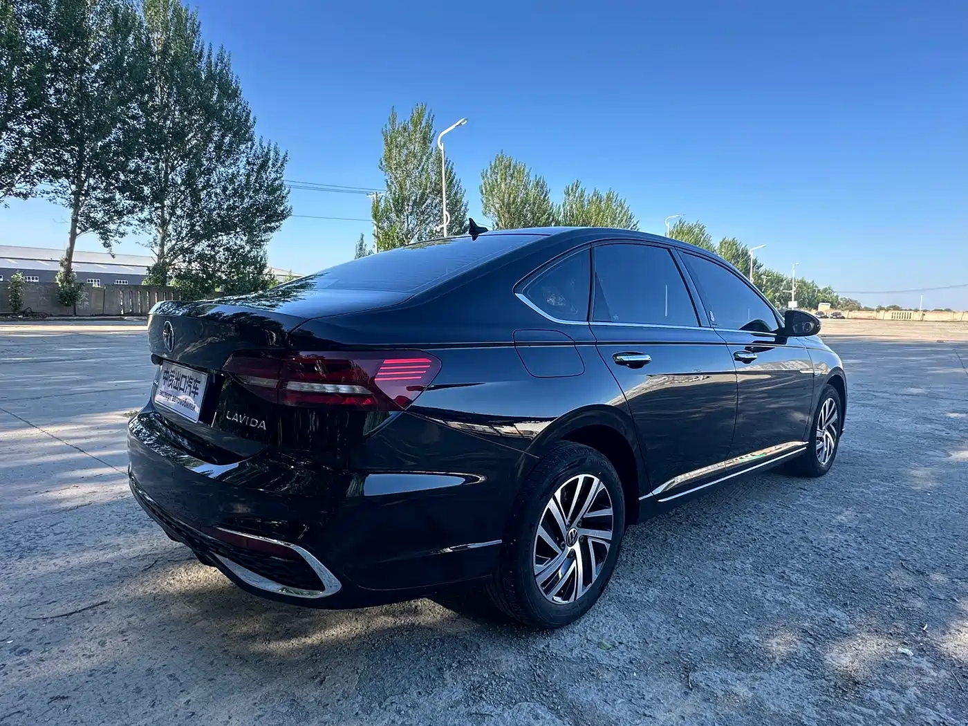 Volkswagen Lavida 2023 Facelift 1.5L Auto Starlight 5 Million Edition фото 20