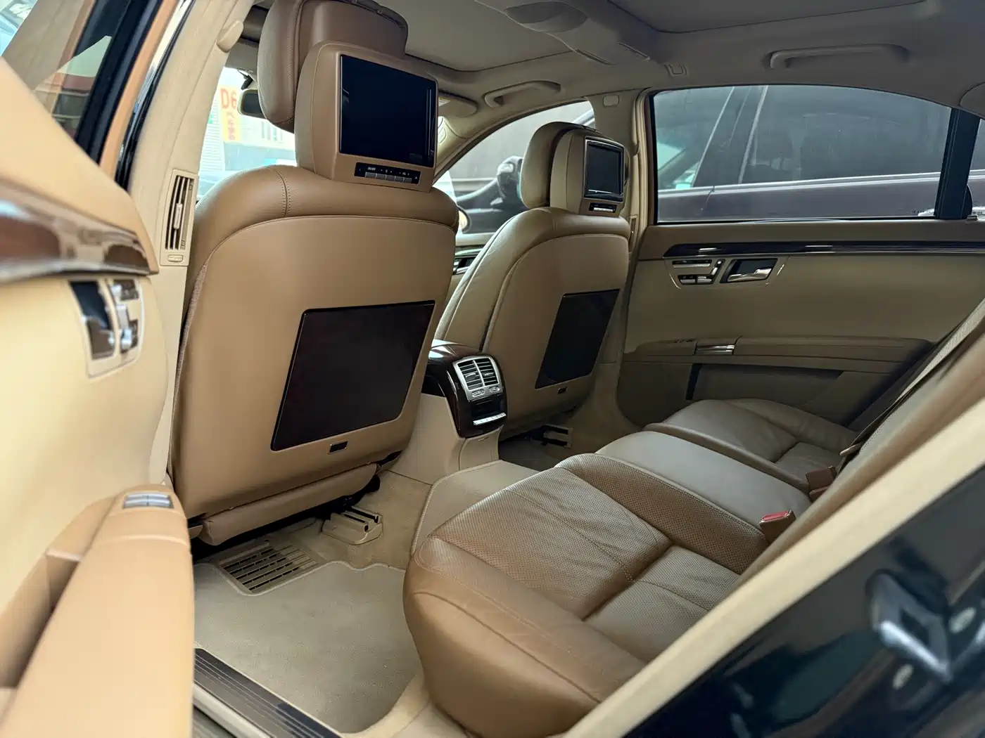 Фото 8 - Mercedes-Benz S-Class