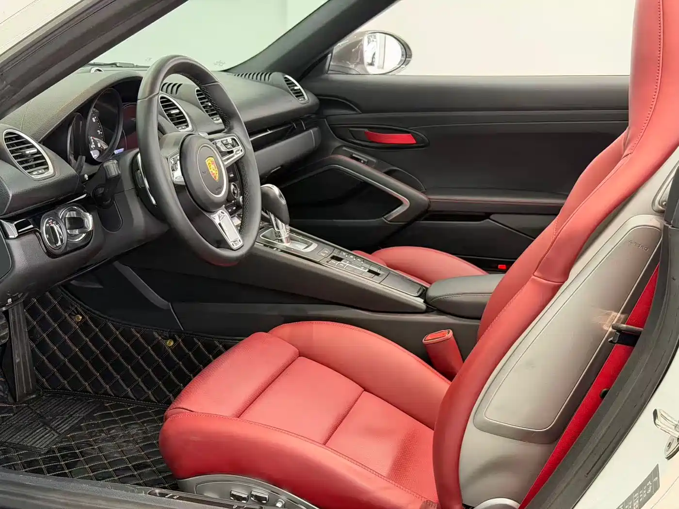Porsche 718 2019 Boxster T 2.0T фото 6