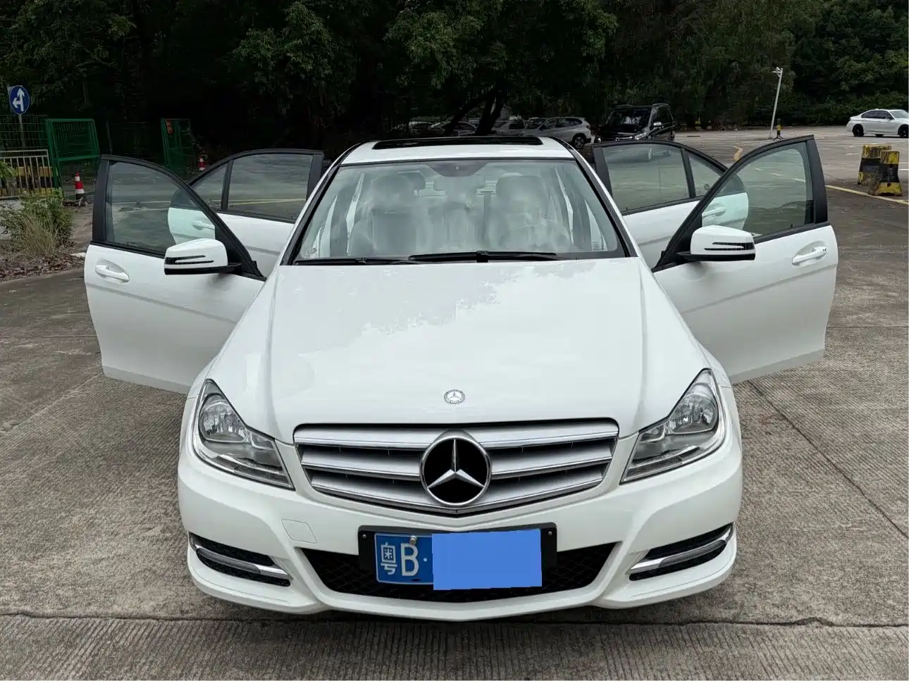 Mercedes-Benz C-Class 2013 C 180 Classic Grand Edition фото 4