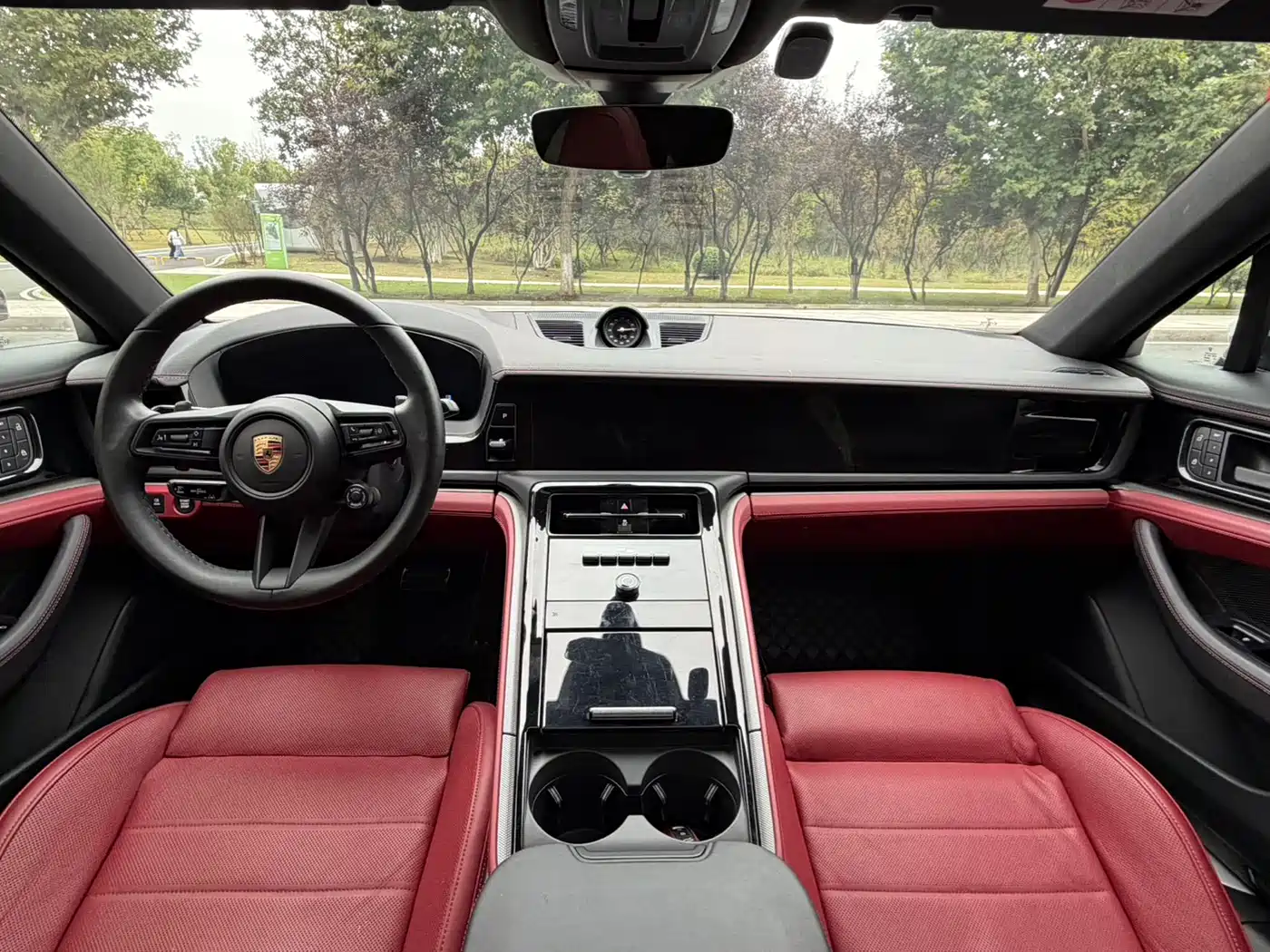 Photo 5 - Porsche Panamera
