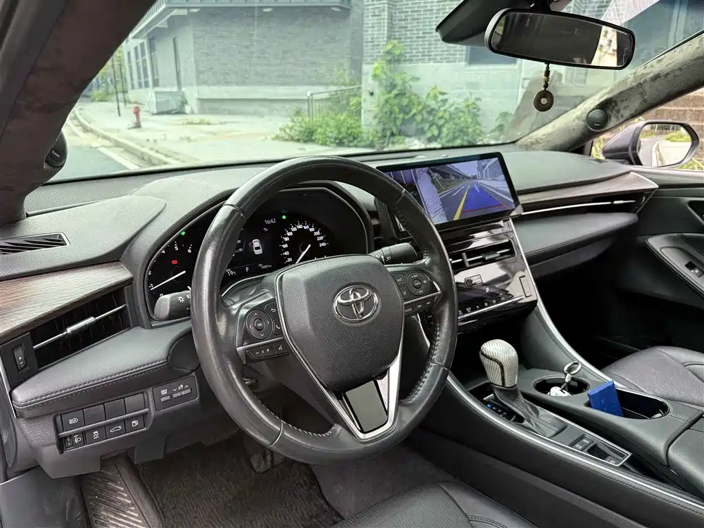 TOYOTA ASIAN DRAGON