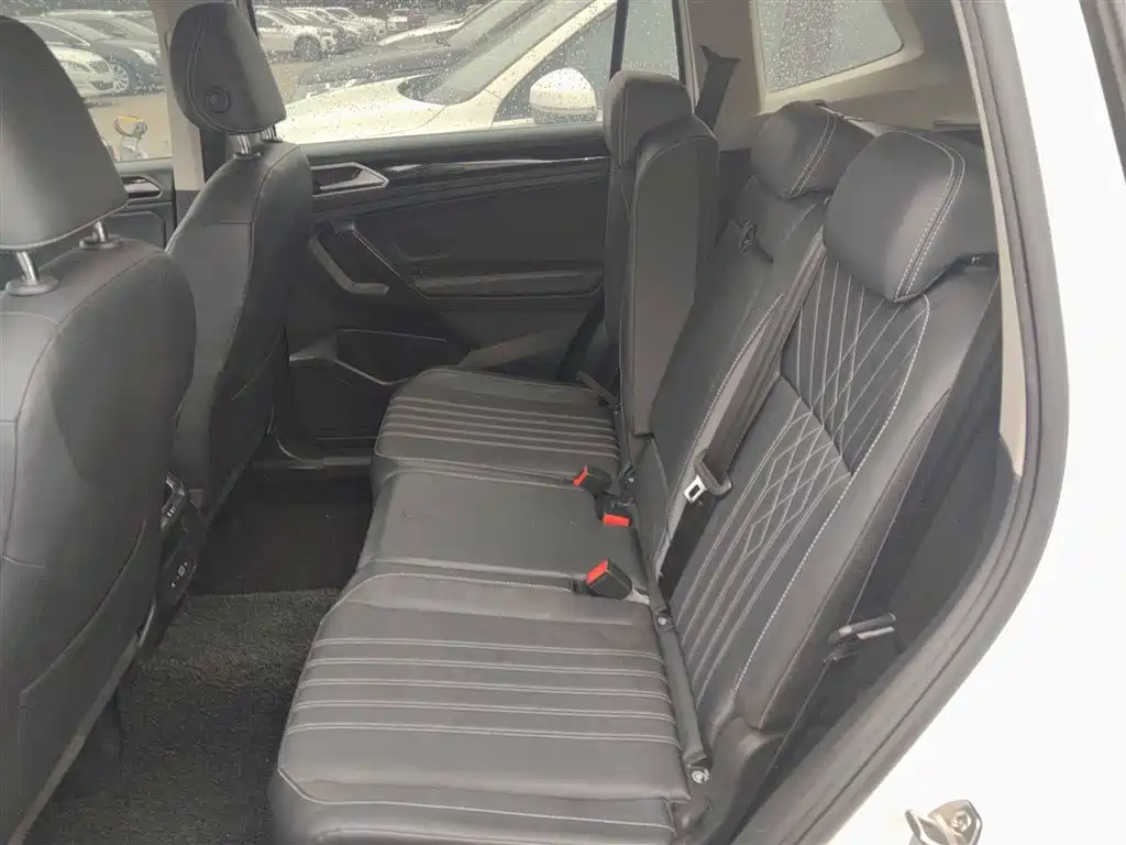 Volkswagen Tiguan L 2023 330TSI Auto 2WD Comfort Edition фото 14
