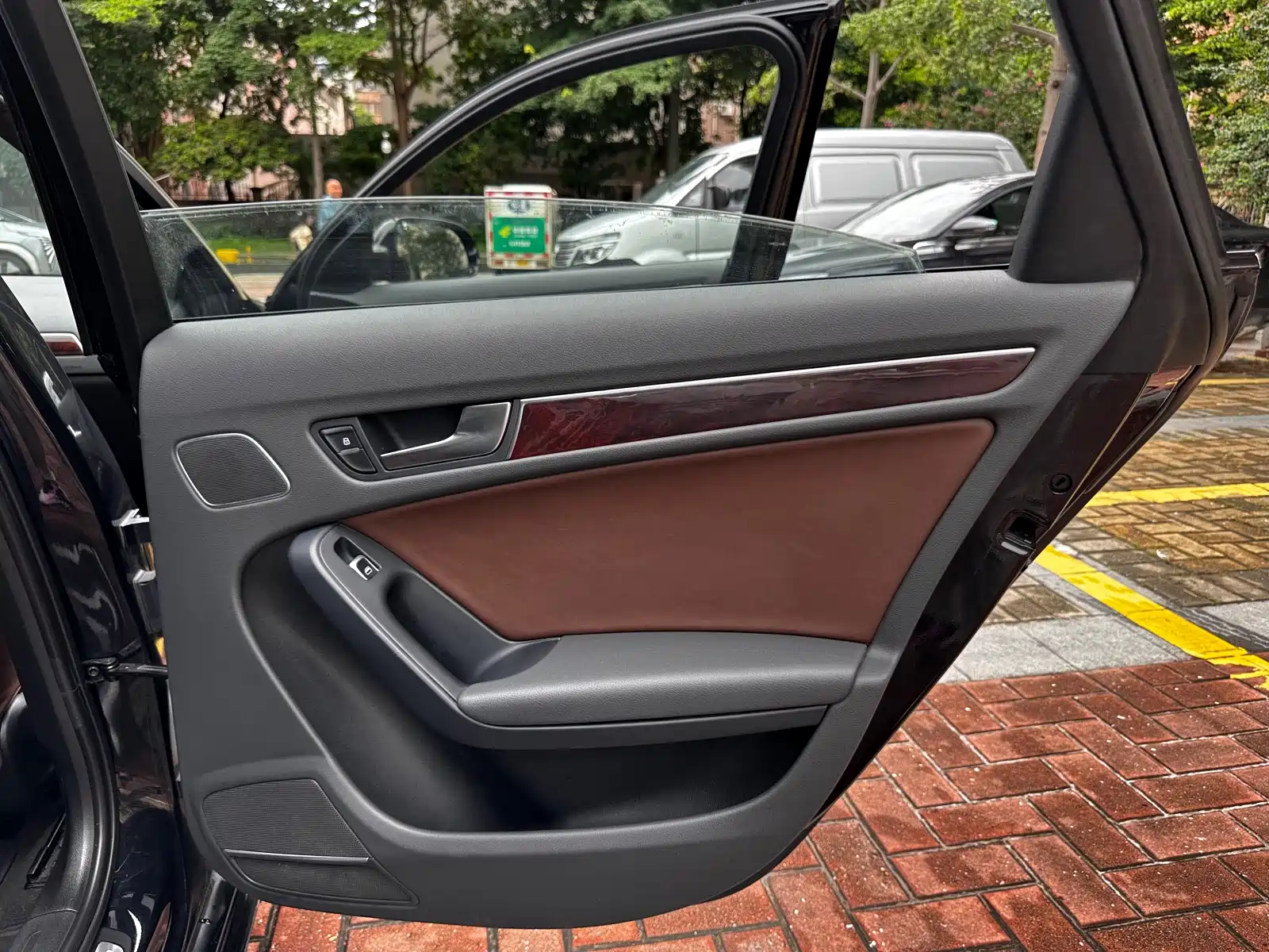 Фото 24 - Audi A4L