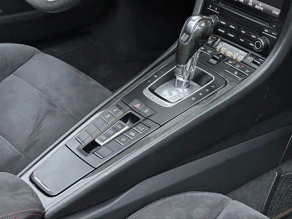Porsche 911 2017 Carrera 4 Cabriolet GTS 3.0T фото 14