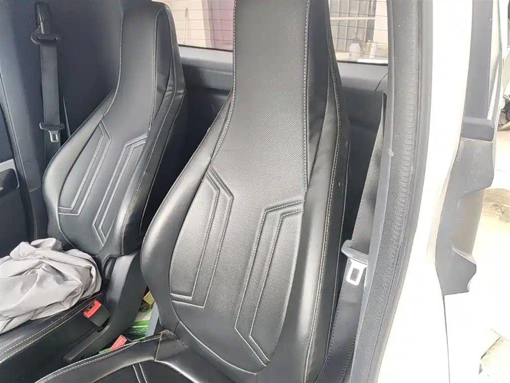 BAOJUN E200