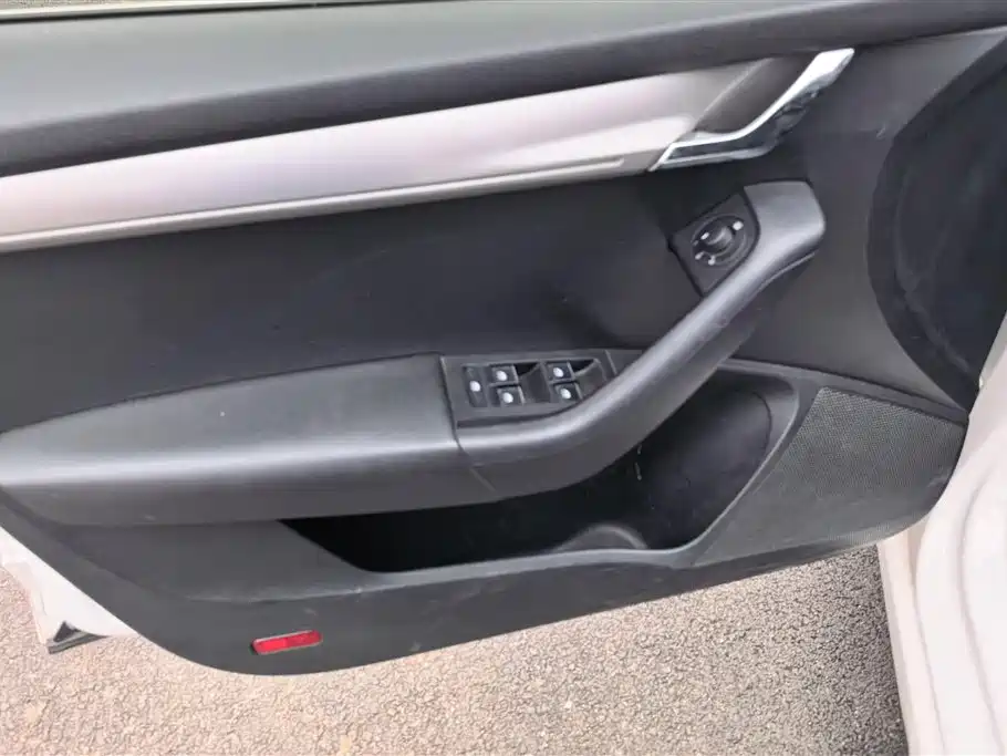 Škoda Octavia 2019 1.5L Automatic Luxury Edition фото 7