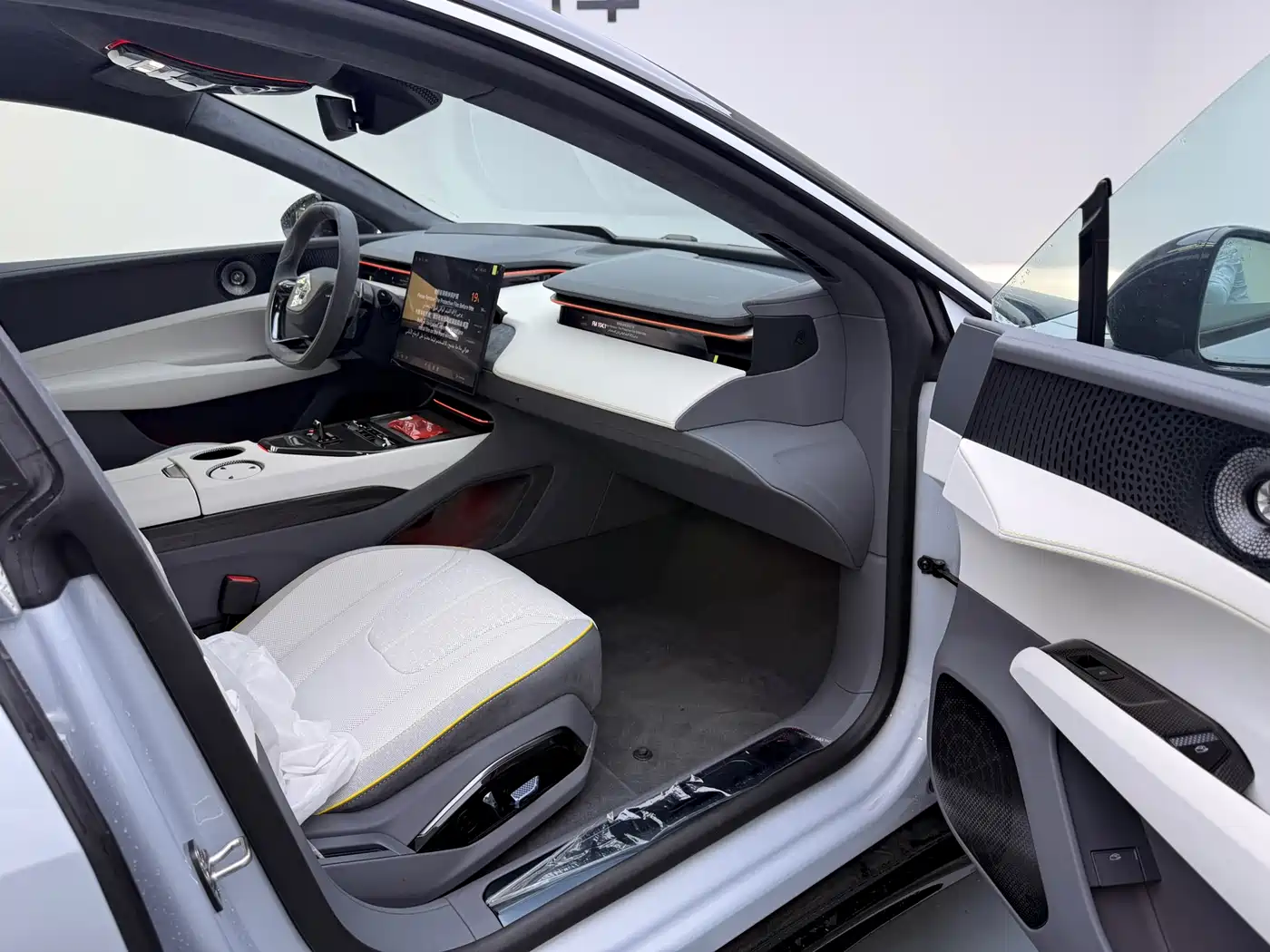 Lotus Cars EMEYA Blossom 2025 600 Wagon фото 16